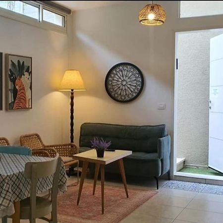 נקודת חן Apartamento Shadmot Devora Exterior foto
