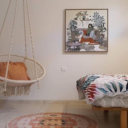 נקודת חן Apartamento Shadmot Devora Exterior foto