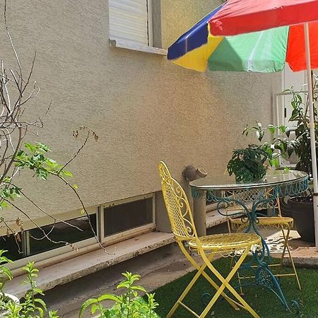 נקודת חן Apartamento Shadmot Devora Exterior foto