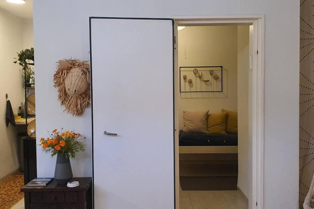 נקודת חן Apartamento Shadmot Devora Exterior foto