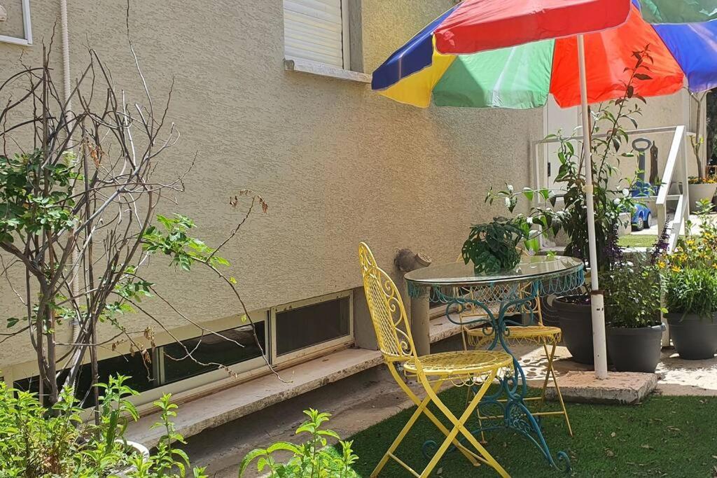 נקודת חן Apartamento Shadmot Devora Exterior foto