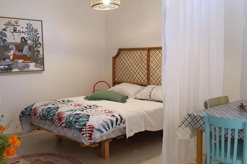 נקודת חן Apartamento Shadmot Devora Exterior foto